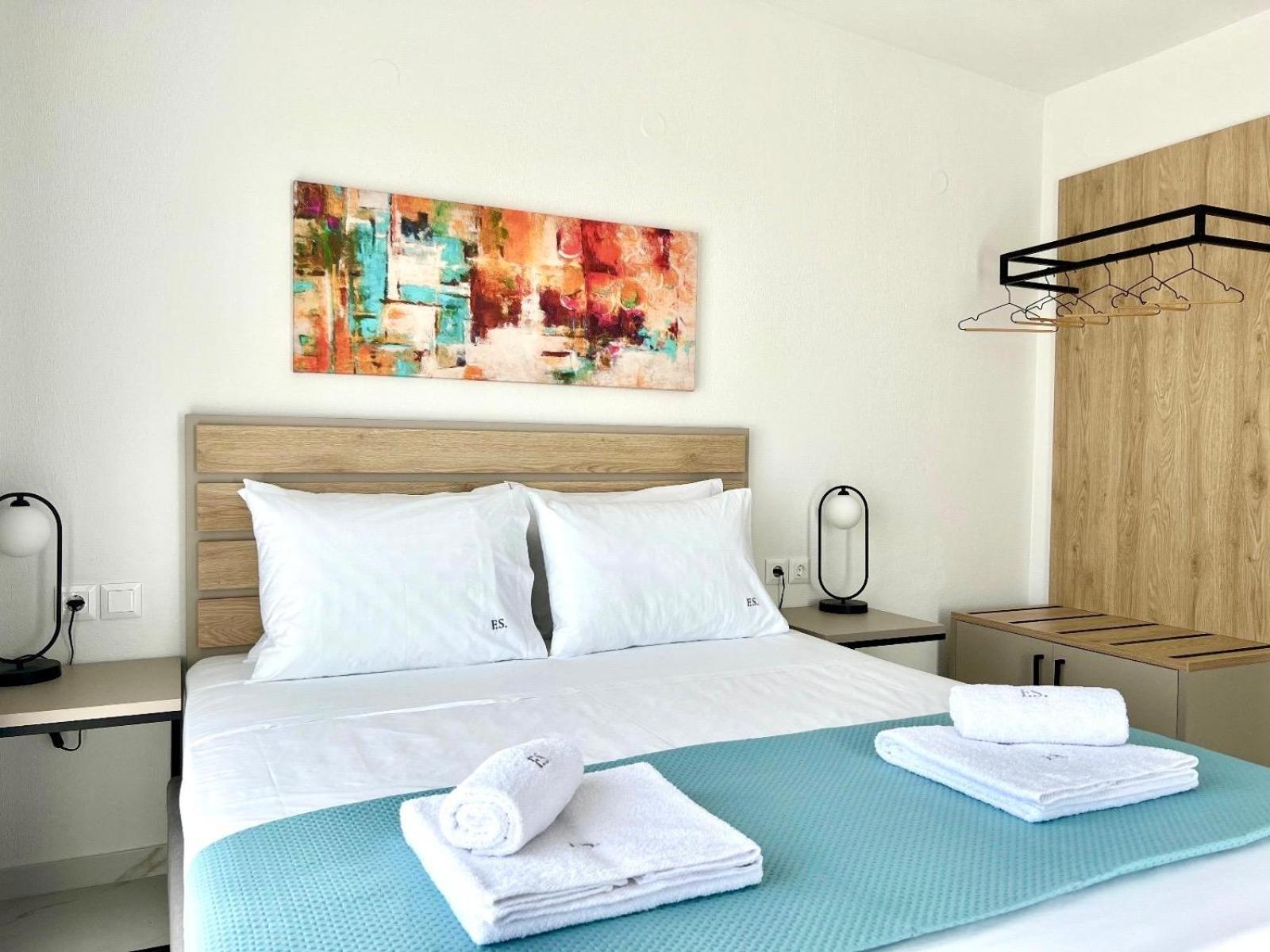 Four Shades Luxury Suites Sarti Eksteriør bilde