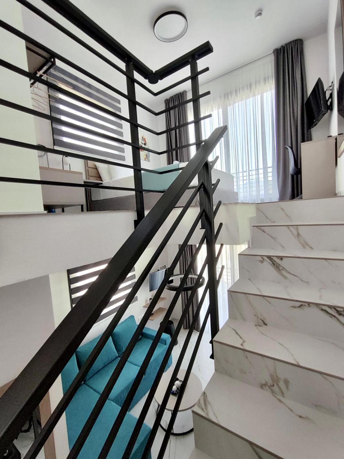 Four Shades Luxury Suites Sarti Eksteriør bilde