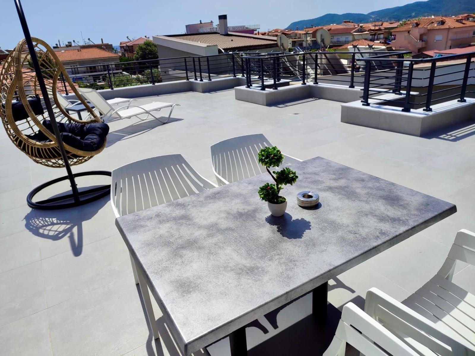 Four Shades Luxury Suites Sarti Eksteriør bilde