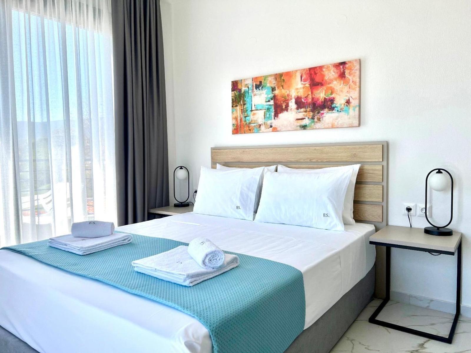 Four Shades Luxury Suites Sarti Eksteriør bilde