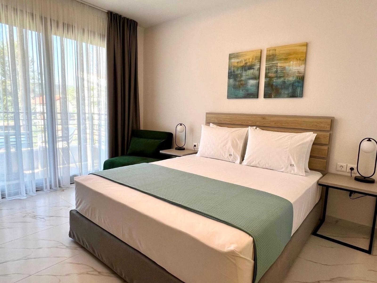 Four Shades Luxury Suites Sarti Eksteriør bilde