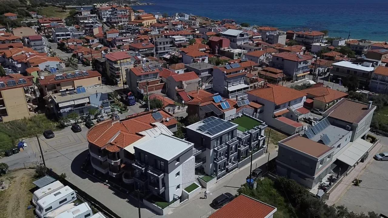 Four Shades Luxury Suites Sarti Eksteriør bilde