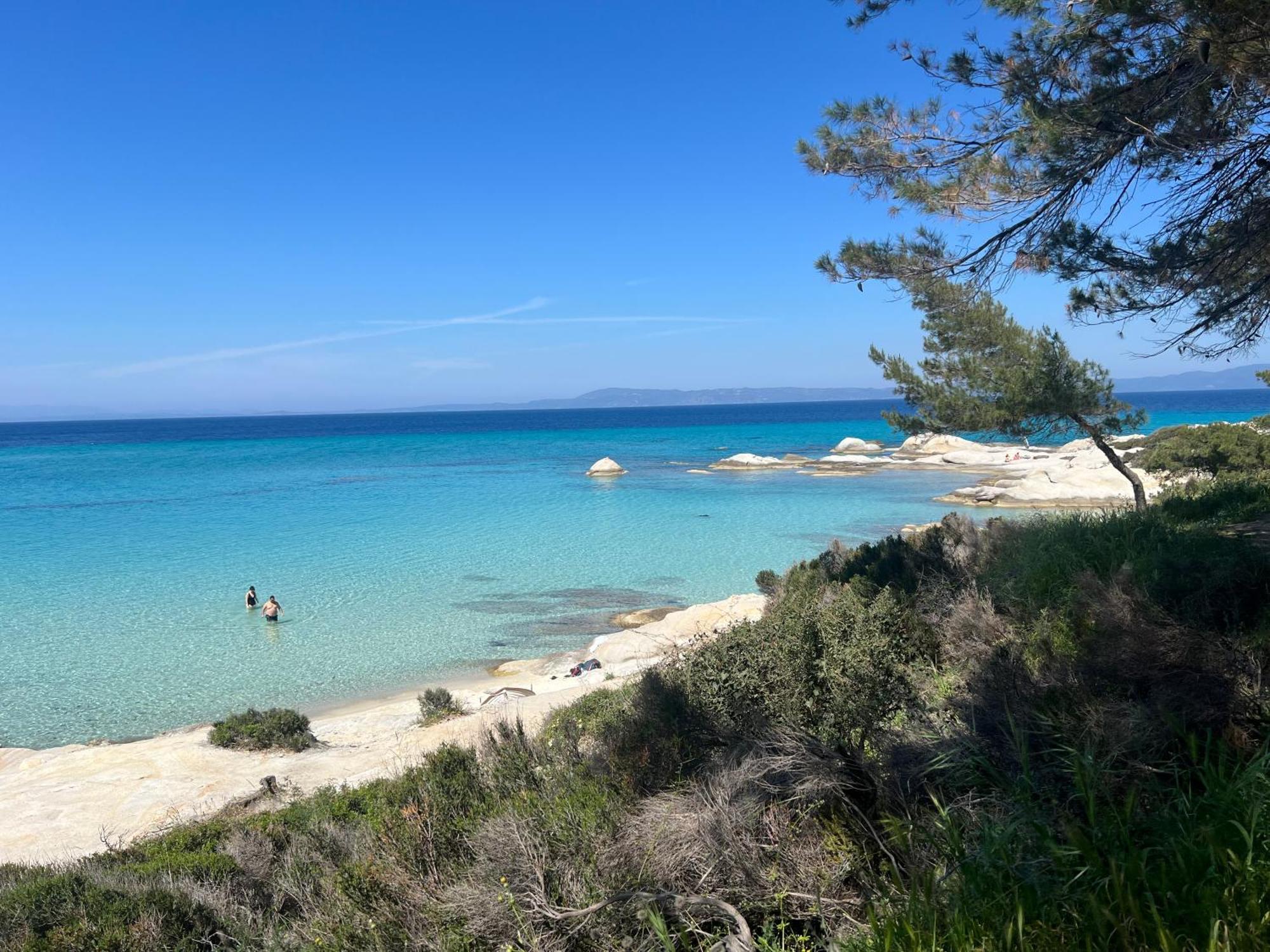 Four Shades Luxury Suites Sarti Eksteriør bilde