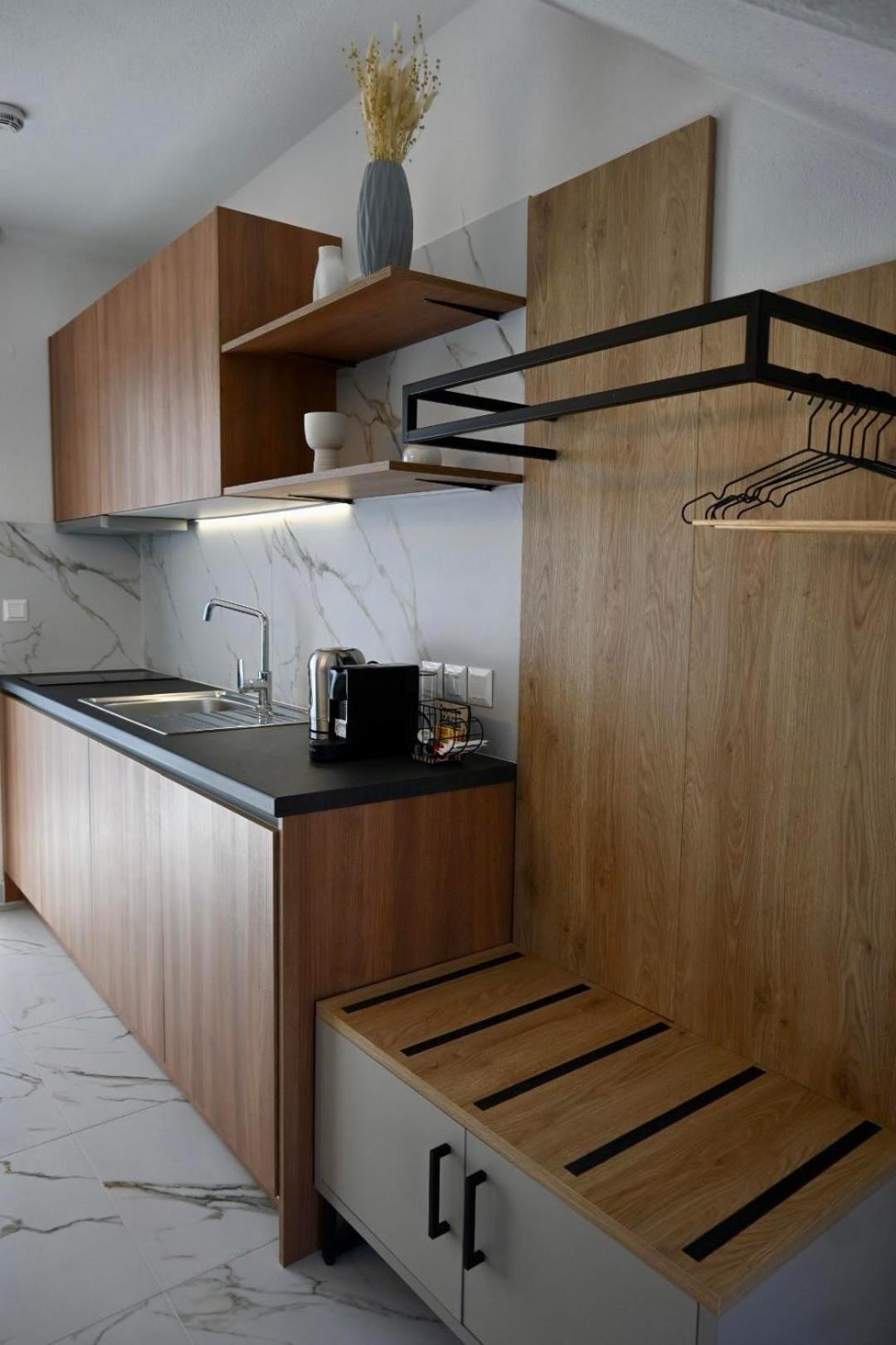 Four Shades Luxury Suites Sarti Eksteriør bilde