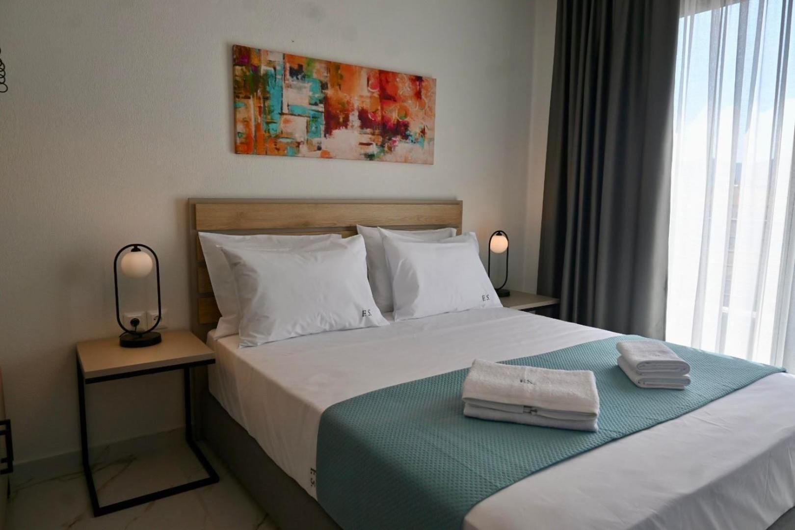 Four Shades Luxury Suites Sarti Eksteriør bilde